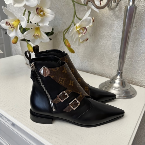 $1,750 NWB Louis Vuitton Jumble Monogram Biker Boots Size 37 1/2 AUTHENTIC❤️